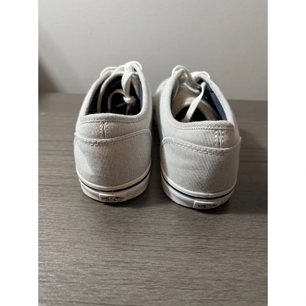Vans Womens Blue and White Pinstripe Lace Up Low‎ Top Sneaker Size 9